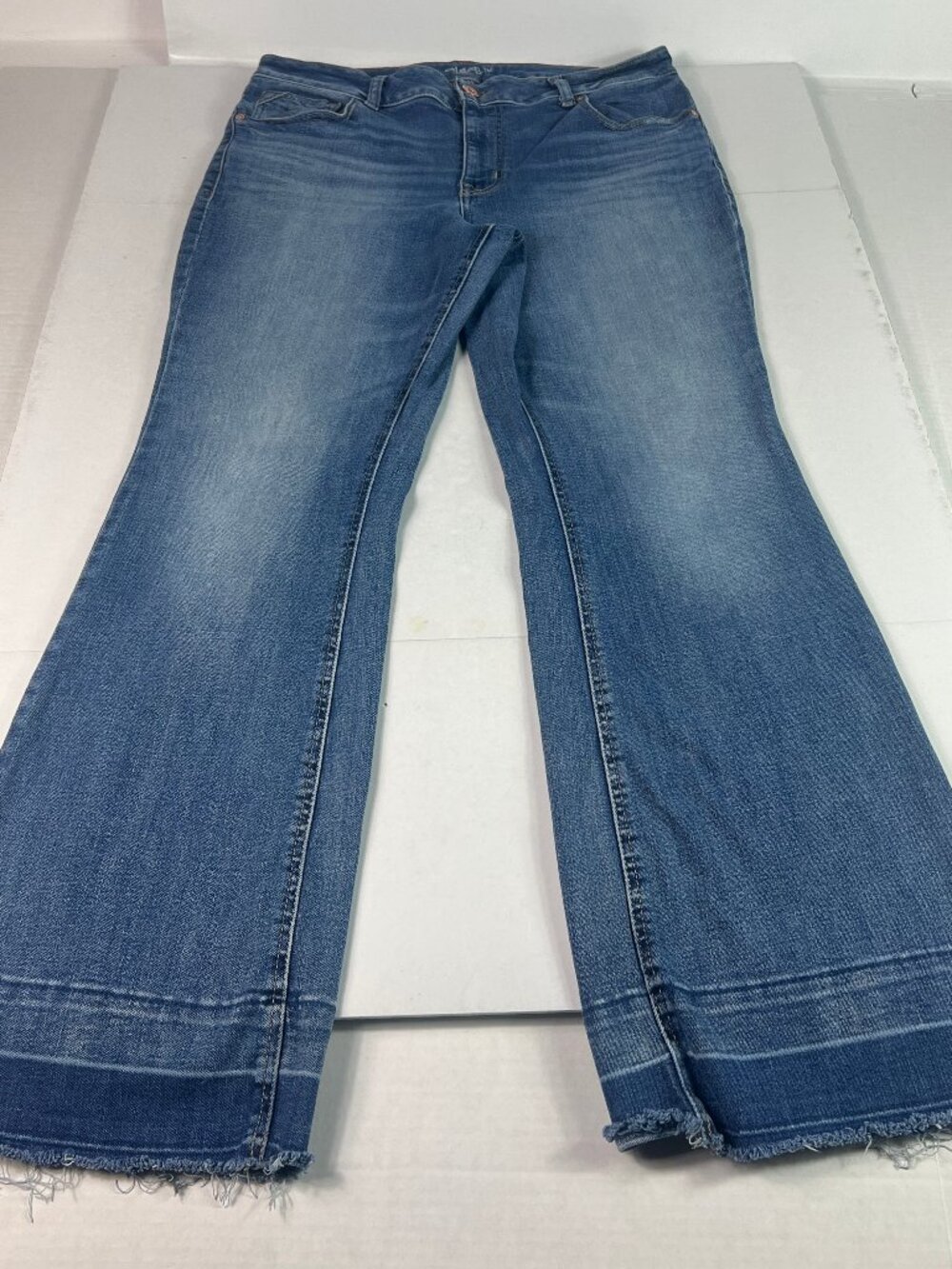 Edgely Jeans Women's 35x30* High Rise Curvy Flare Blue Raw Hem Denim Tag 18W